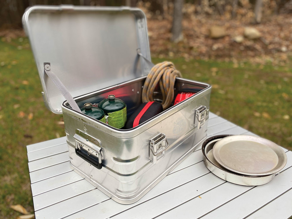 Aufbewahrungslösung fürs Camping: Plastikbox vs. Aluminiumbox