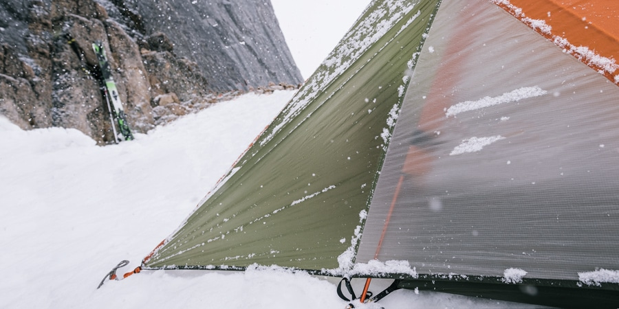 Camping im Freien: Wie geht man mit extremem Wetter um?