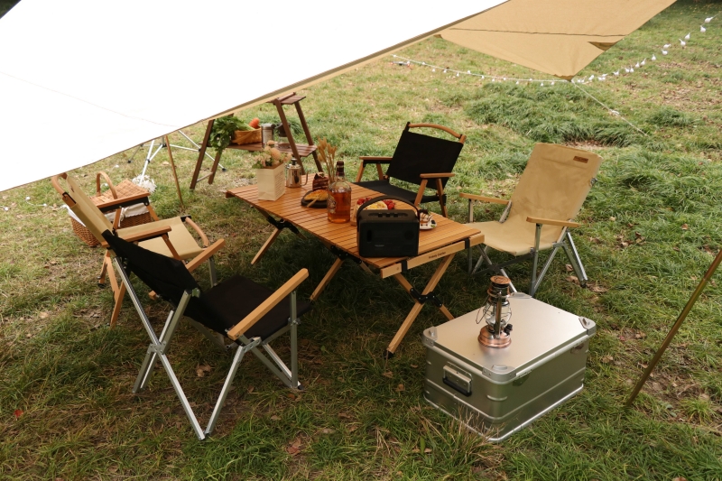 Wie wählt man das Material für Campingtisch und -stuhl aus?