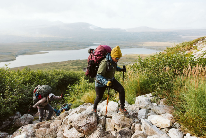 Wie packt man die Wanderausrüstung für einen langen Trail?