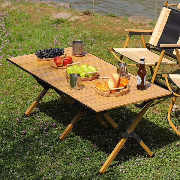 Verschiedene klappbare Campingtisch-Stile