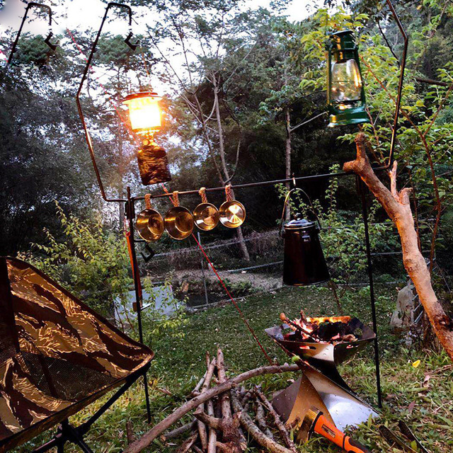 Zusammenklappbarer Camping-Laternenständer und Cooware-Aufhängegestell