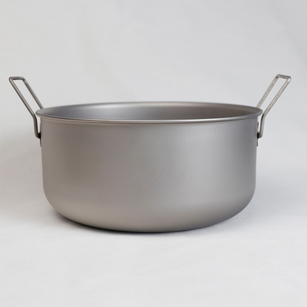 Camping-Kochgeschirrset aus Titan mit Kochtöpfen, Pfannen und Schüsseln