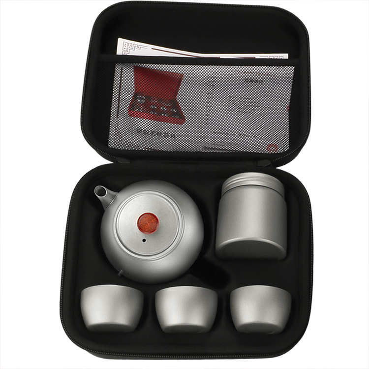 Outdoor-Teekannenset aus Titan mit 1 Teekanne, 1 Teedose und 3 Tassen