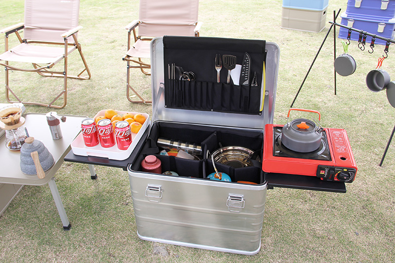 Tragbare Aluminium-Camp-Küchenboxen mit Seitenbrett, Trennwand und Palette zum Organisieren