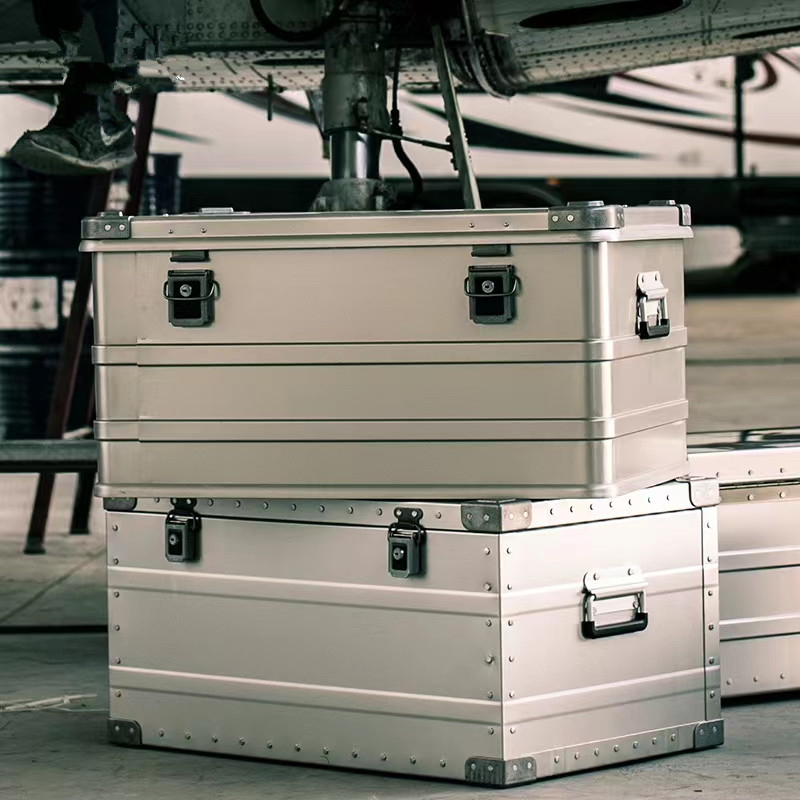 Schwere Aluminium-Kofferraumbox und Dachbox für Overland-Autos