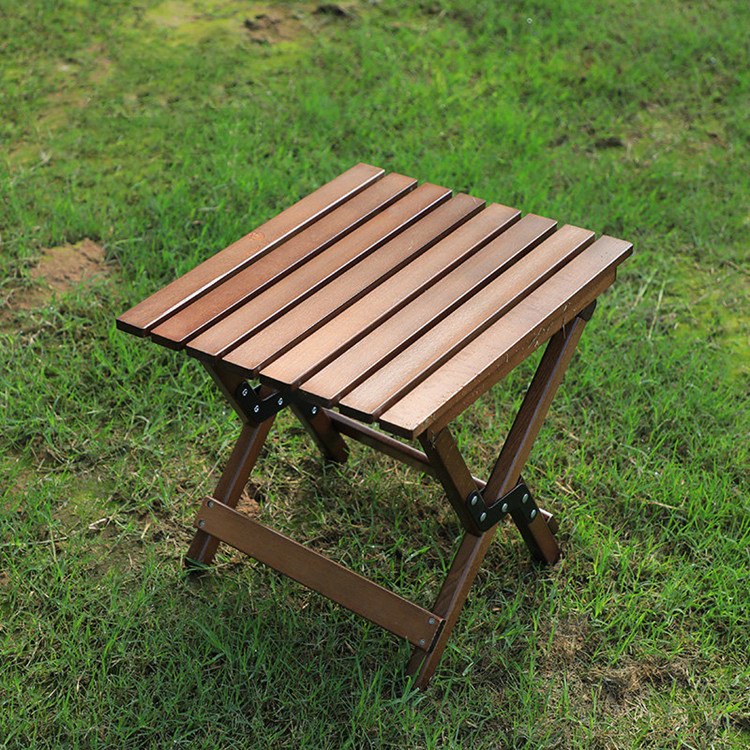 Kleiner Klapphocker aus Holz - Wooden Camp Maza