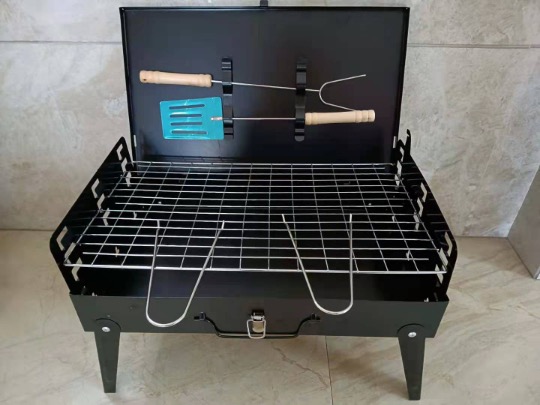 Tragbarer, zusammenklappbarer Grillofen für den Außenbereich