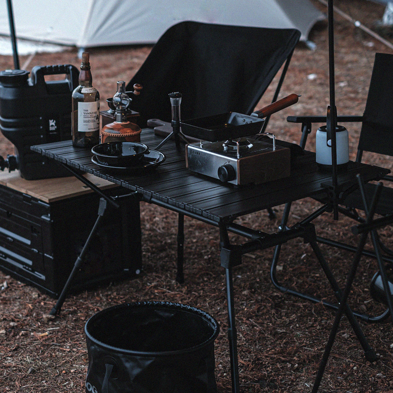 Schwarzer, tragbarer, höhenverstellbarer Campingtisch aus Aluminium