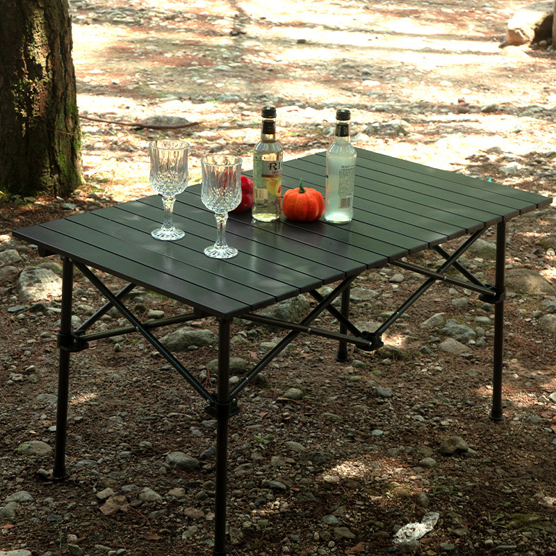 Maßgefertigter schwarzer Campingtisch aus Aluminium für den Außenbereich