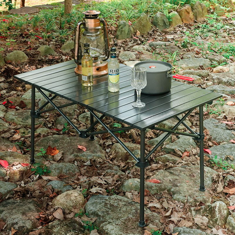 Maßgefertigter schwarzer Campingtisch aus Aluminium für den Außenbereich
