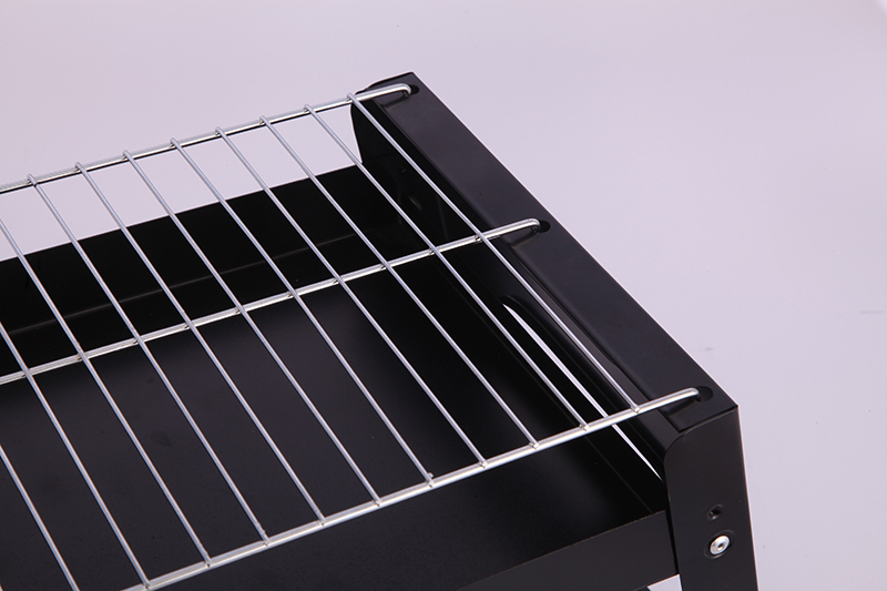 Tragbarer, klappbarer Holzkohle-Grill in X-Form