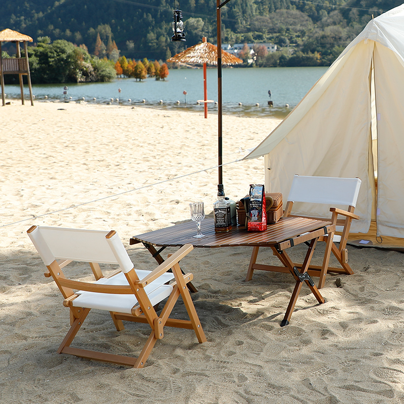 Klappbare Campingtische aus Holz für Eierrollen