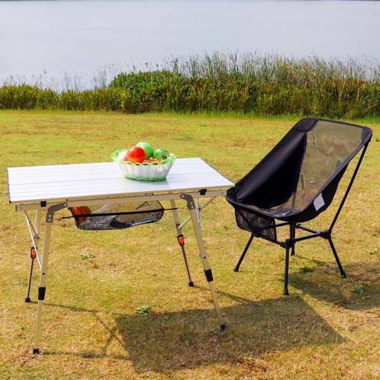 Faltbarer Outdoor-Campingstuhl mit transparentem Netzrucksack