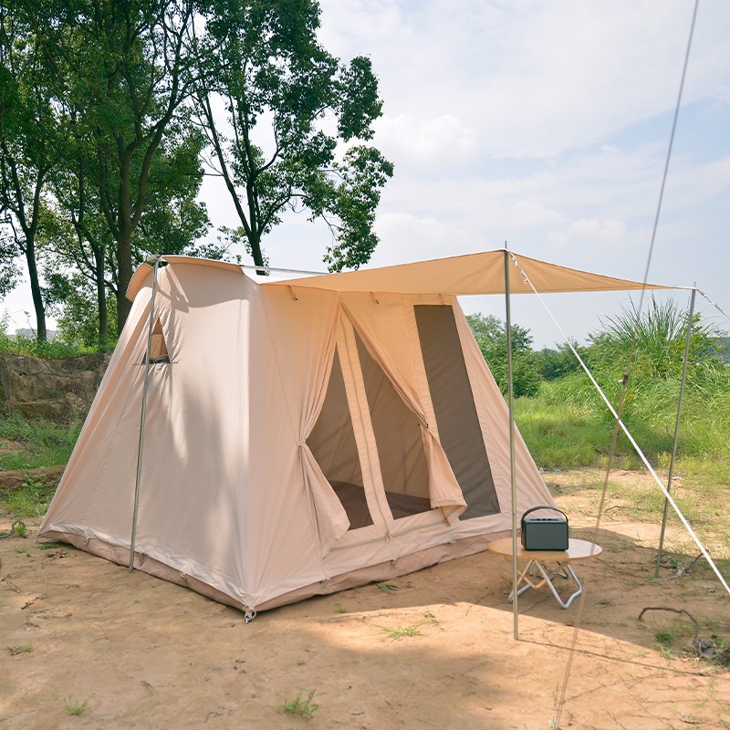 Doppellagiges Campingzelt mit Federsteg