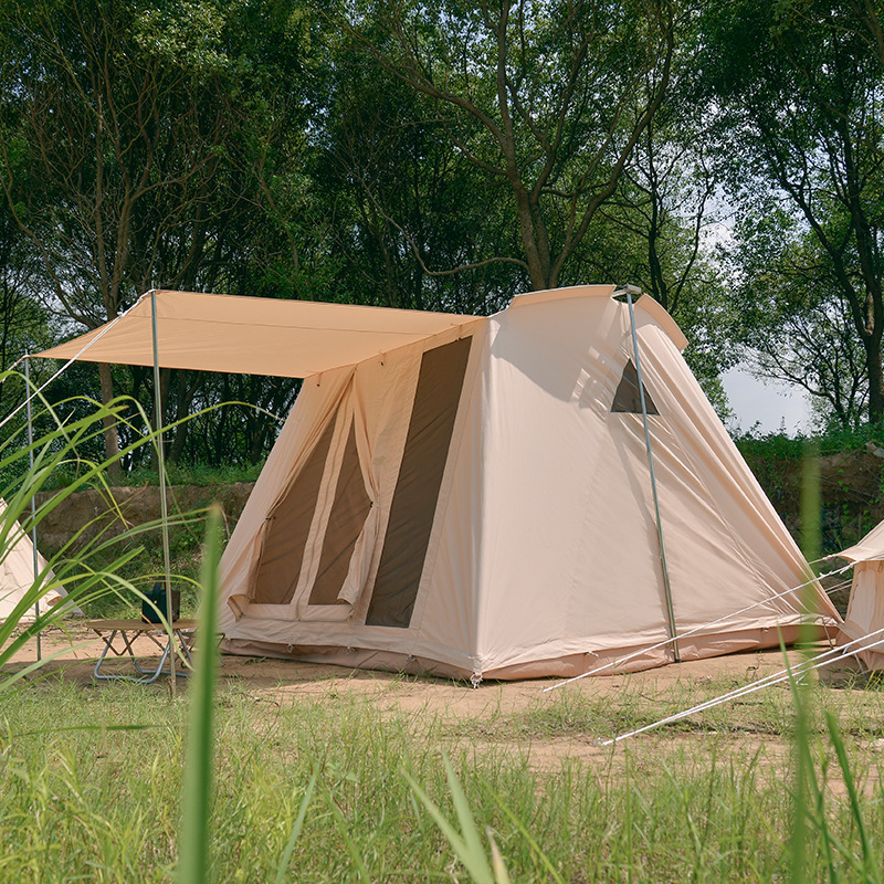 Doppellagiges Campingzelt mit Federsteg