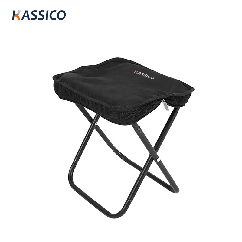 Tragbarer, zusammenklappbarer Mini-Hocker mit Tragetasche mit Reißverschluss für Camping, Reisen, Wandern, Grillen, Angeln, Strand