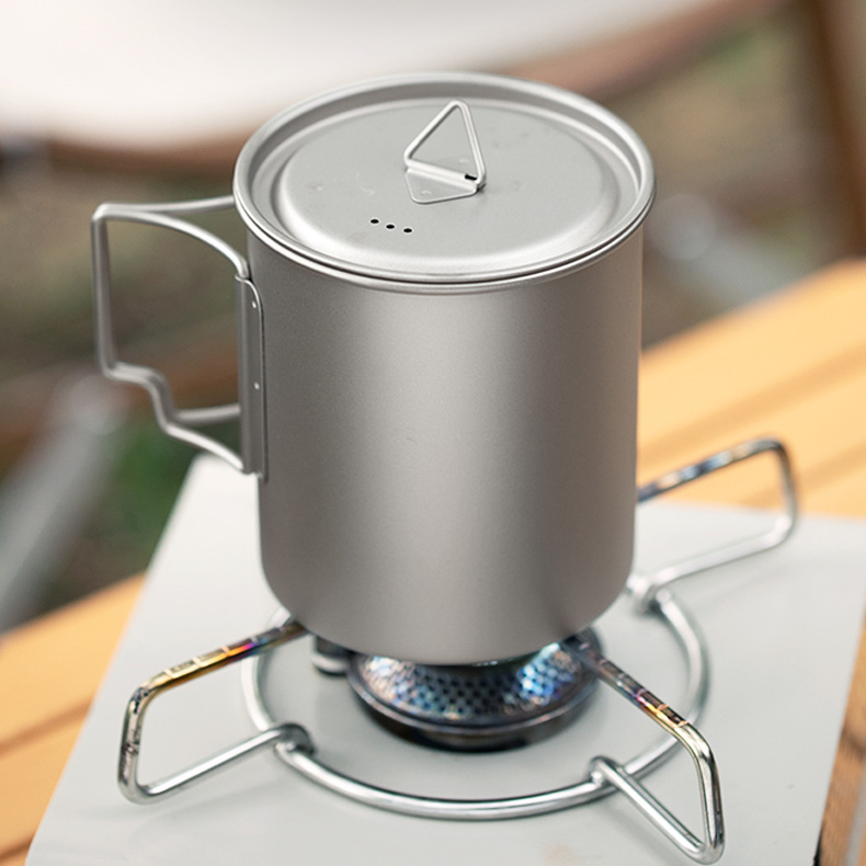 Ultraleichter Becher aus Titan in Lebensmittelqualität mit Klappgriff und Deckel für Camping- und Outdoor-Becher aus Titan