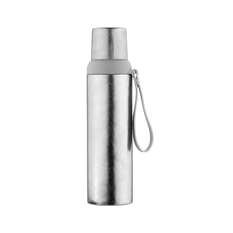 800 ml vakuumisolierte Wasserflasche