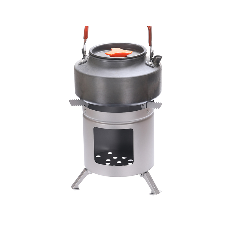 Camping-Holzofen aus Titan mit klappbaren Topfständern