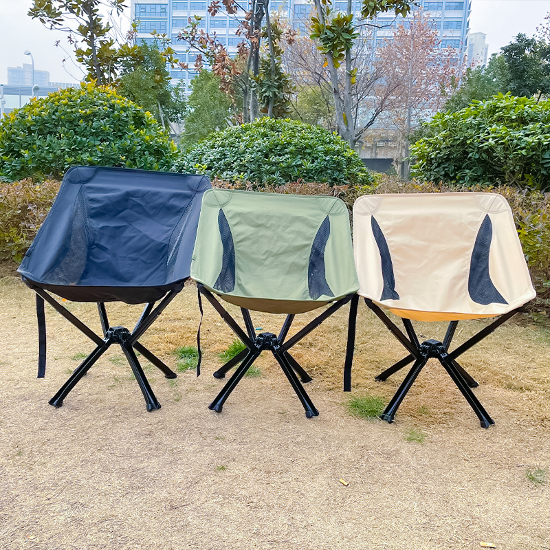 Einfach aufzubauender, leichter Moon Chair für Camping